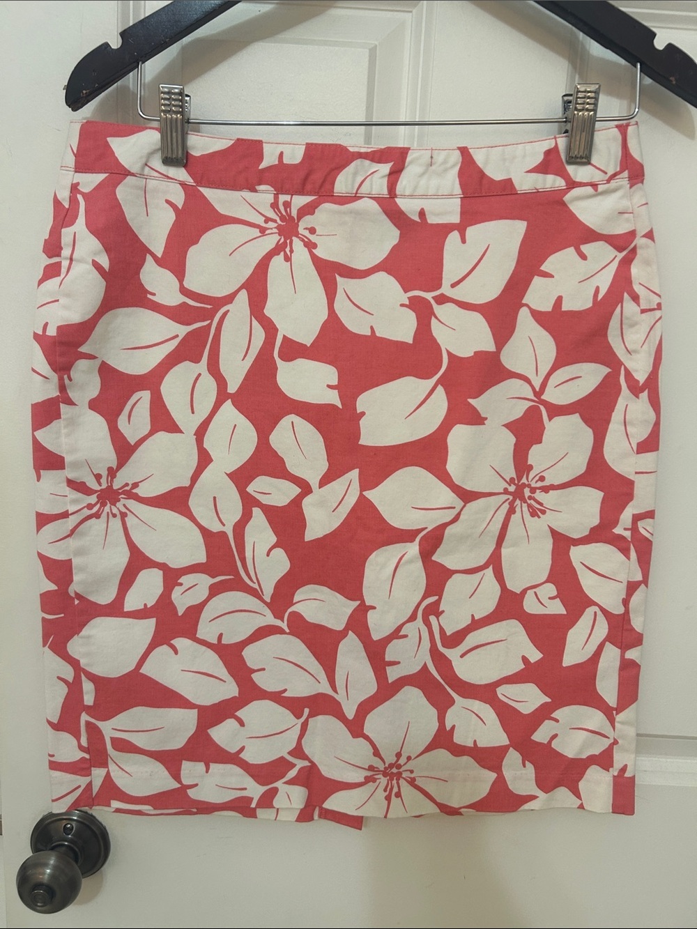 Old Navy Floral Pencil Skirt size small pink white  hibiscus summer skirt vacay